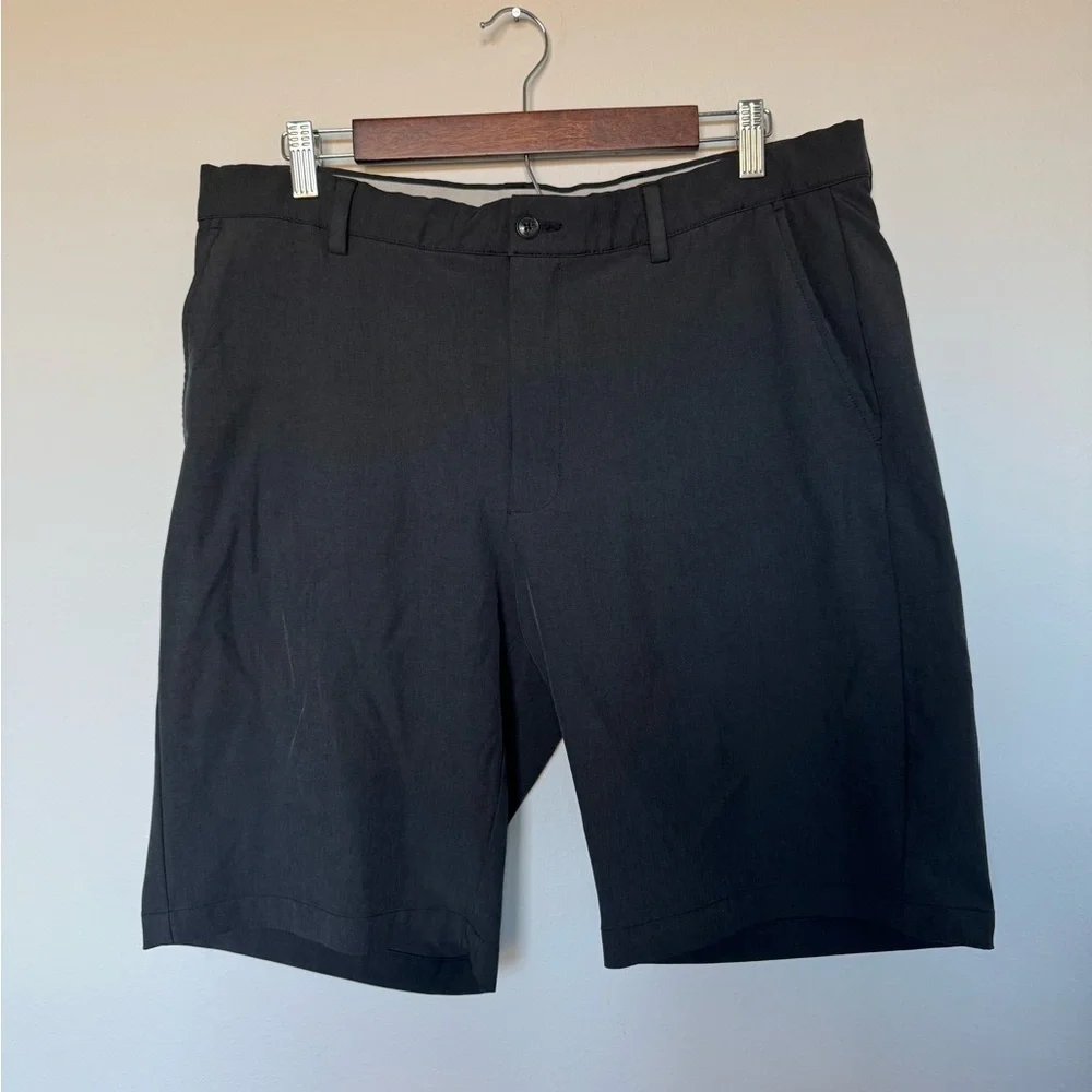 Greg Norman Collection Men's Charcoal Everyday Wear Performance Shorts Size 36